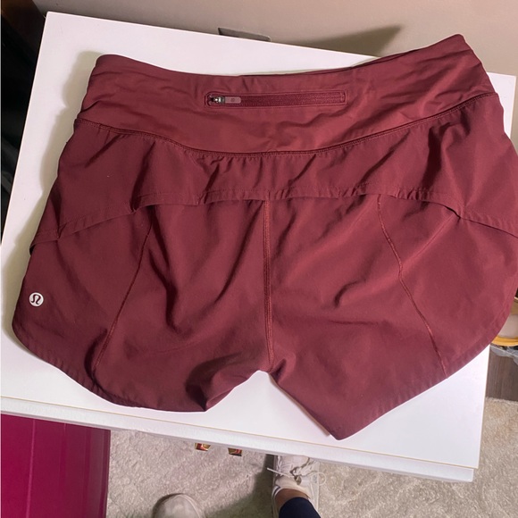 Lululemon size 8 4” speed up shorts - Picture 2 of 3